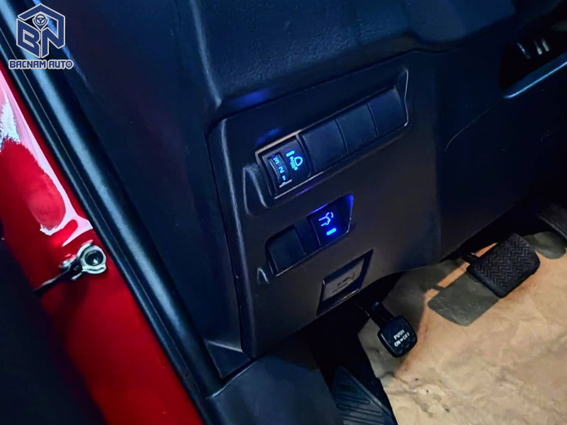 Cốp điện Toyota Corolla Cross giúp tăng độ bền cho cốp xe