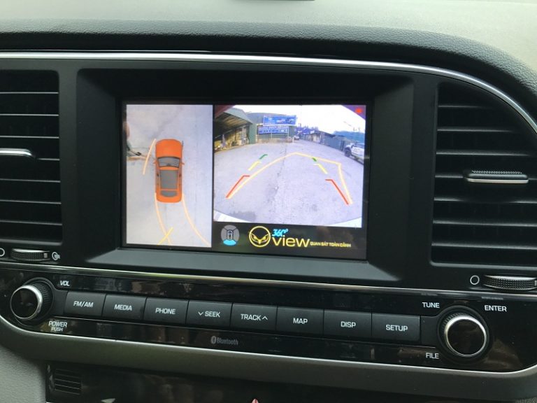 Camera 360 chính hãng cho xe Hyundai Elantra được quay rộng, quay rõ ban ngày cũng như ban đêm giúp cho quý khách hàng an toàn hơn khi tham gia giao thông.