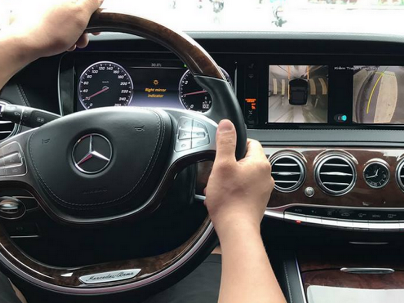 Camera 360 cho xe Mercedes S400 với góc quay toàn cảnh đáp ứng được nhu cầu của người dùng, đặc biệt là những điểm mù khó quan sát