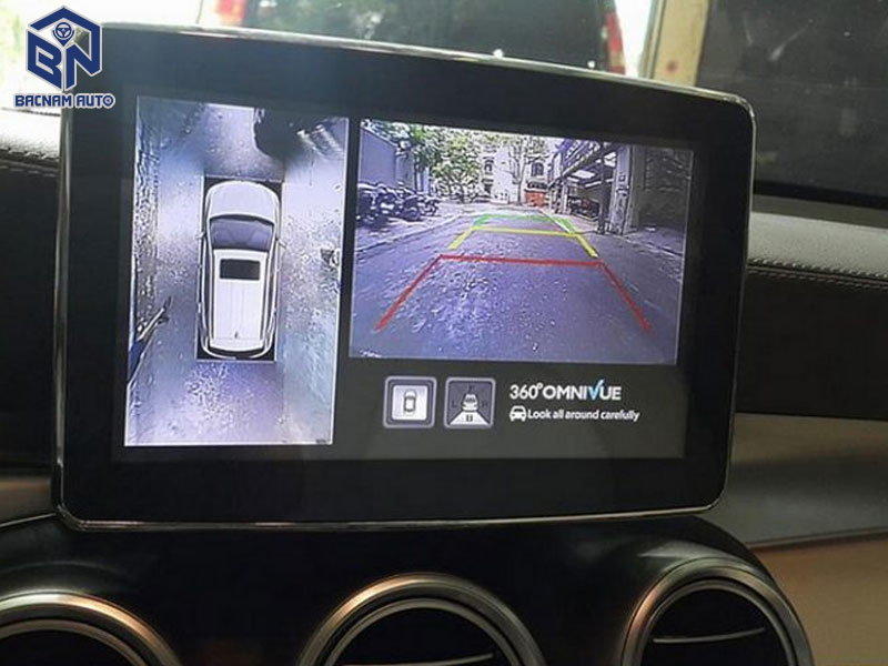Camera 360 ô tô được kết nối với thiết bị màn hình DVD ô tô trong xe