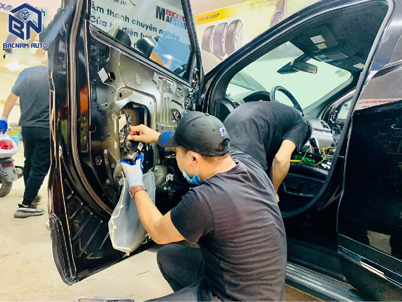 Cửa hít tự động cho xe Mitsubishi Pajero Sport