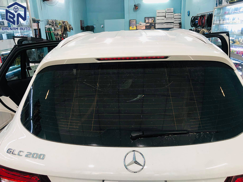 Cửa hít ô tô tự động cho xe Mercedes GLC 200
