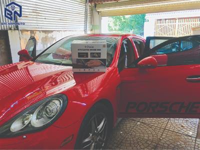Cửa hít ô tô zin theo xe cho Porsche Cayenne